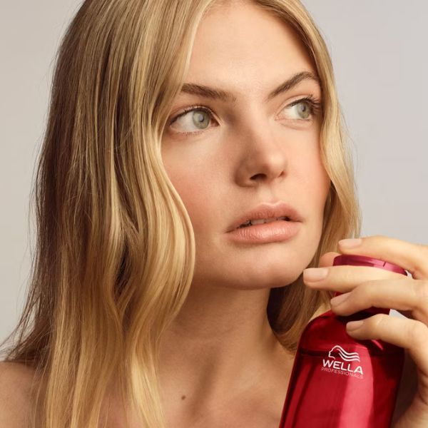 Wella Professionals Ultimate Repair Shampoo 250 ml